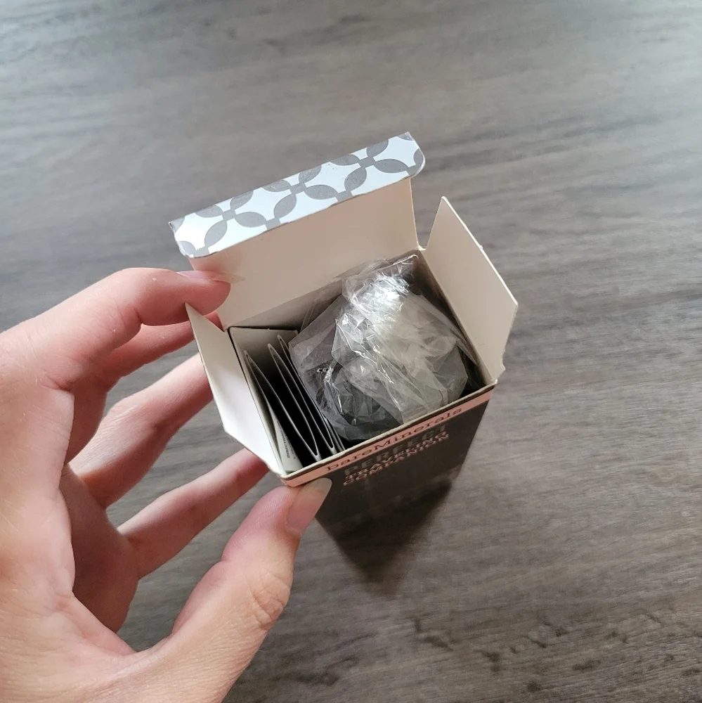 BareMinerals Refillable Buffing Brush - New in Box